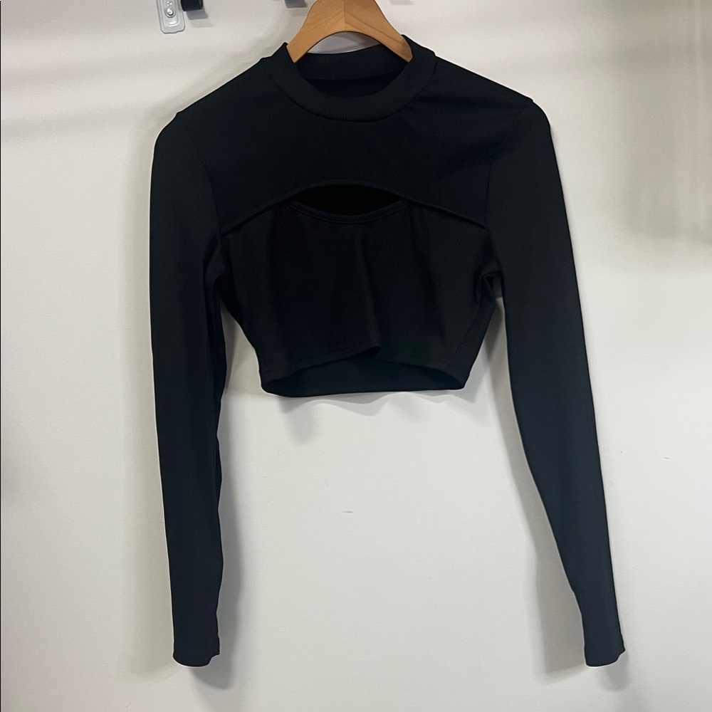 Black Long Sleeve Crop Top